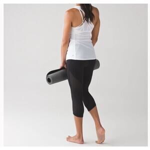 Lululemon Deep Breath 21” Crop Leggings Black Gym Yoga Workout Mesh Size 4